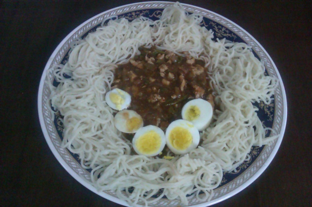 Egg Noodles with Meat Sauce