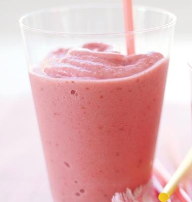 pomegranate-strawberry-smoothie-COMP-1689361